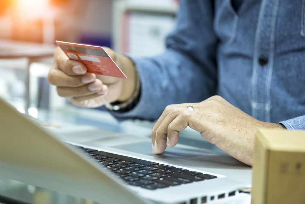 Seasonal Shopping On the web – A Shrewd Decision